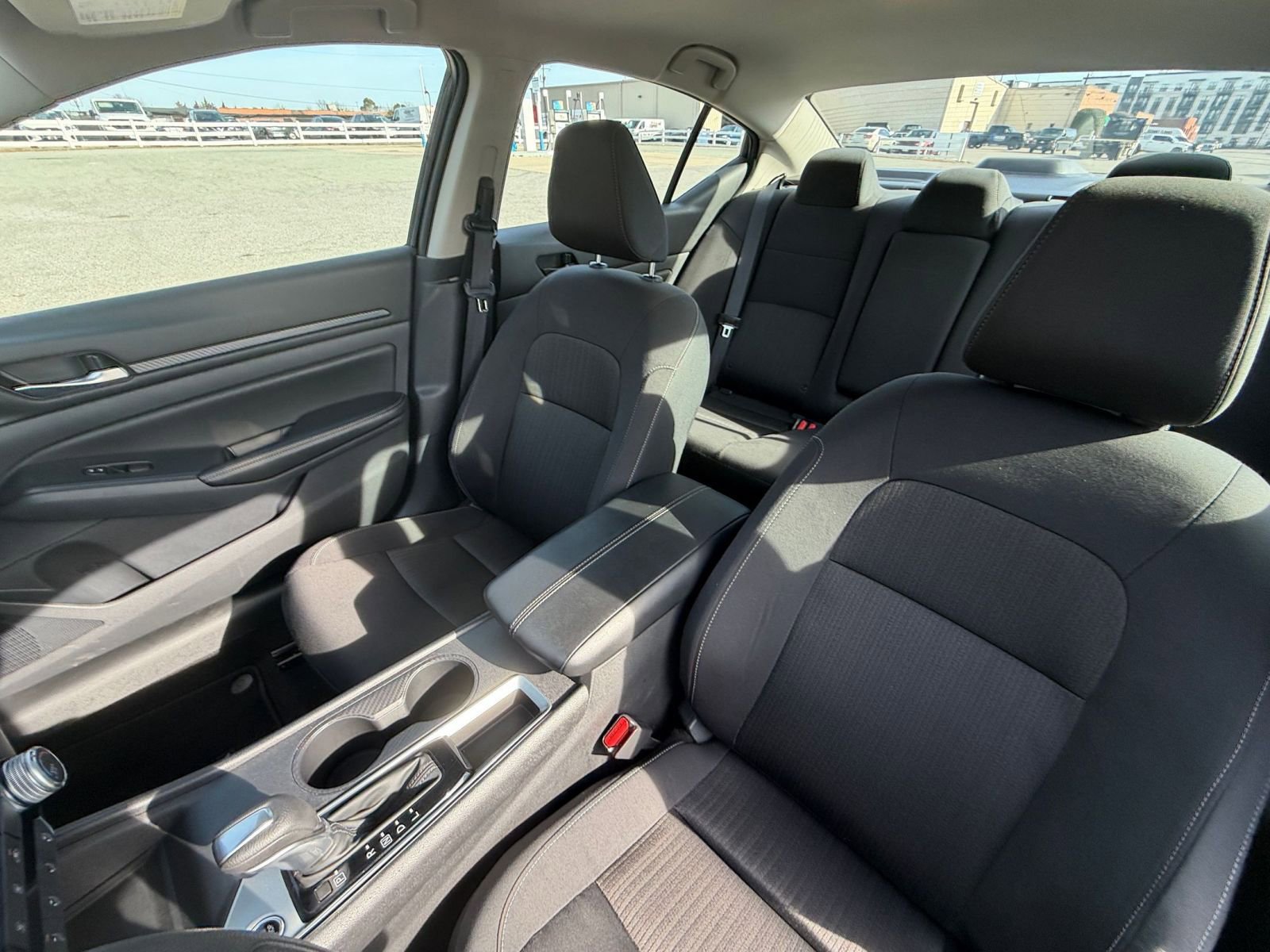 Used 2025 Nissan Altima 2.5 SV image 35