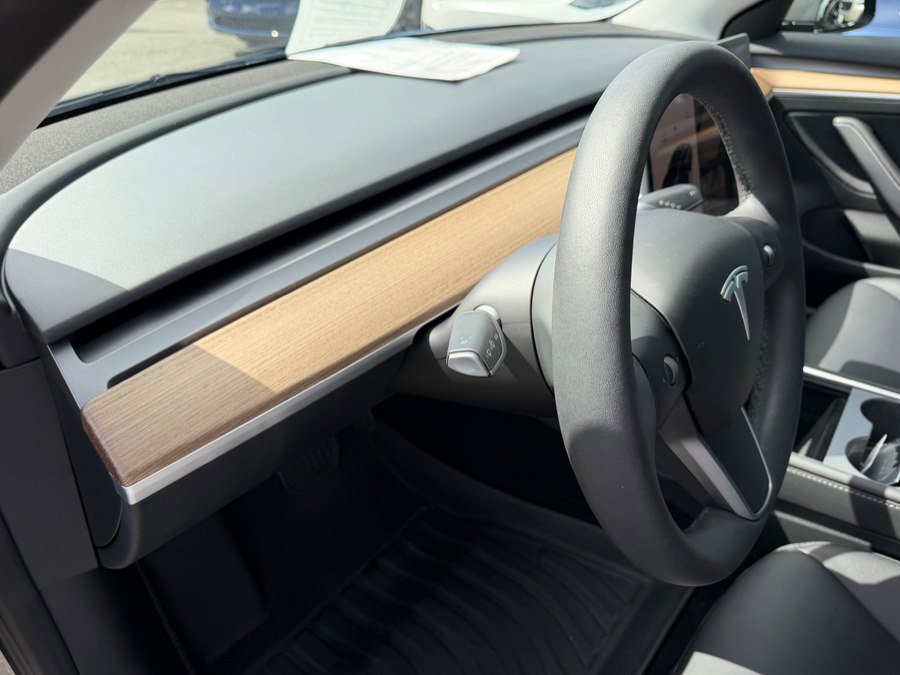 Used 2023 Tesla Model 3 Standard Range image 11