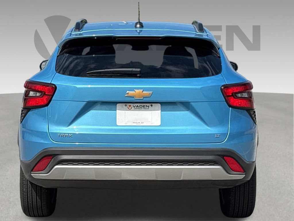 Used 2025 Chevrolet Trax LT FWD image 23