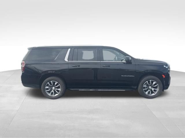Used 2022 Chevrolet Suburban LT w/ Luxury Package AWD/4WD image 6
