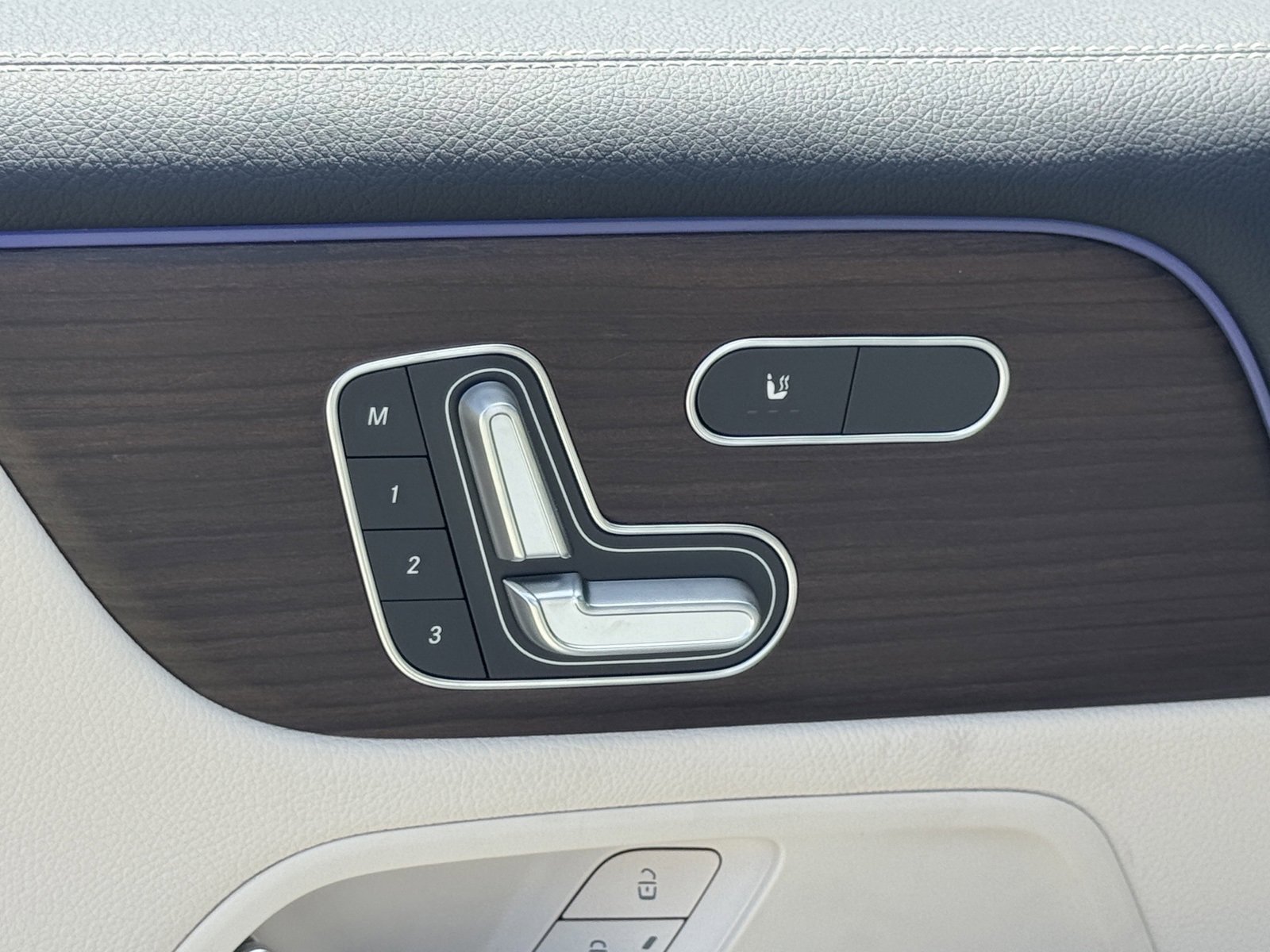 New 2026 Mercedes-Benz GLB 250 image 18