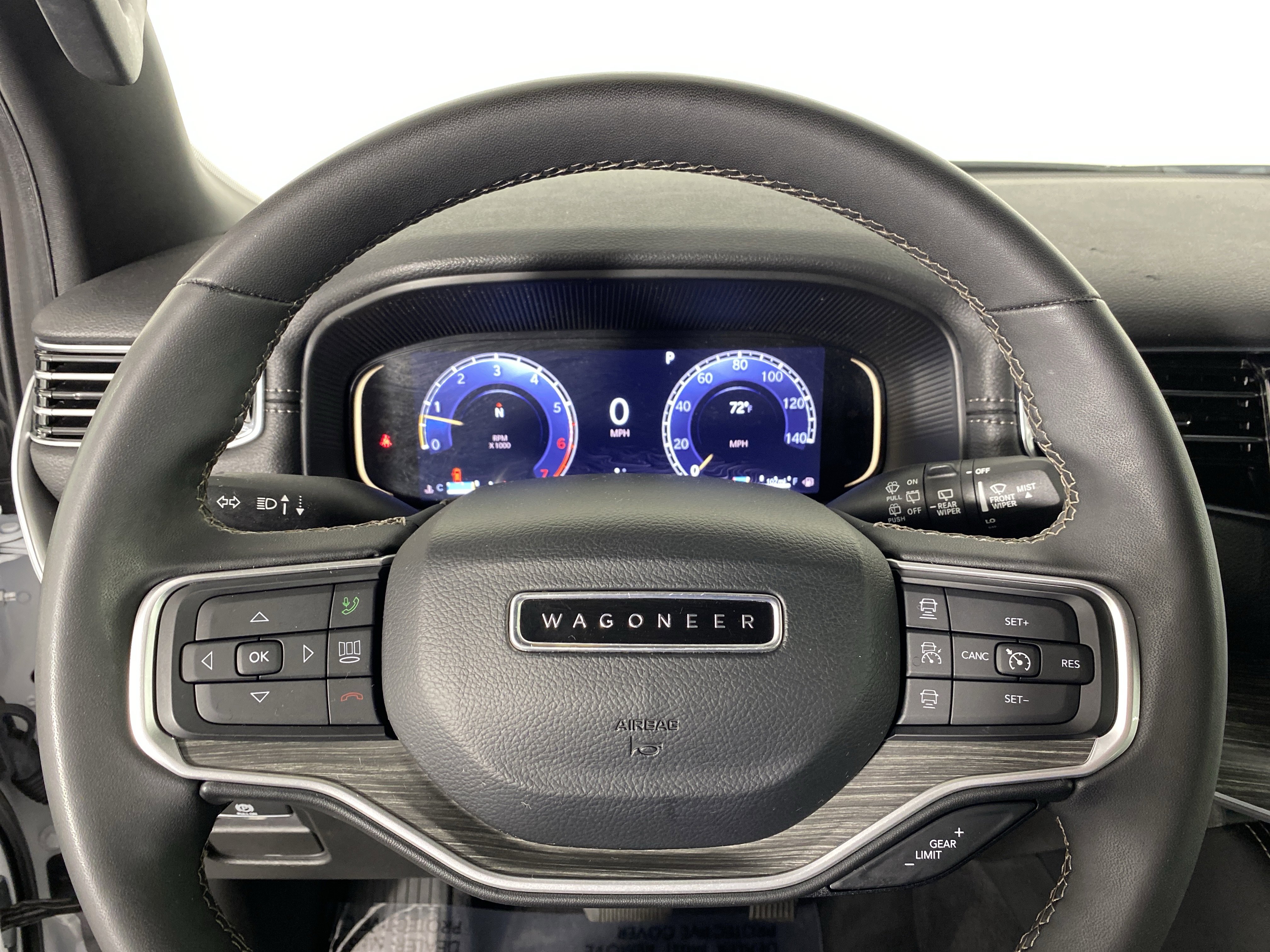 Used 2024 Jeep Wagoneer L Series II w/ Flexible Seating Group image 20