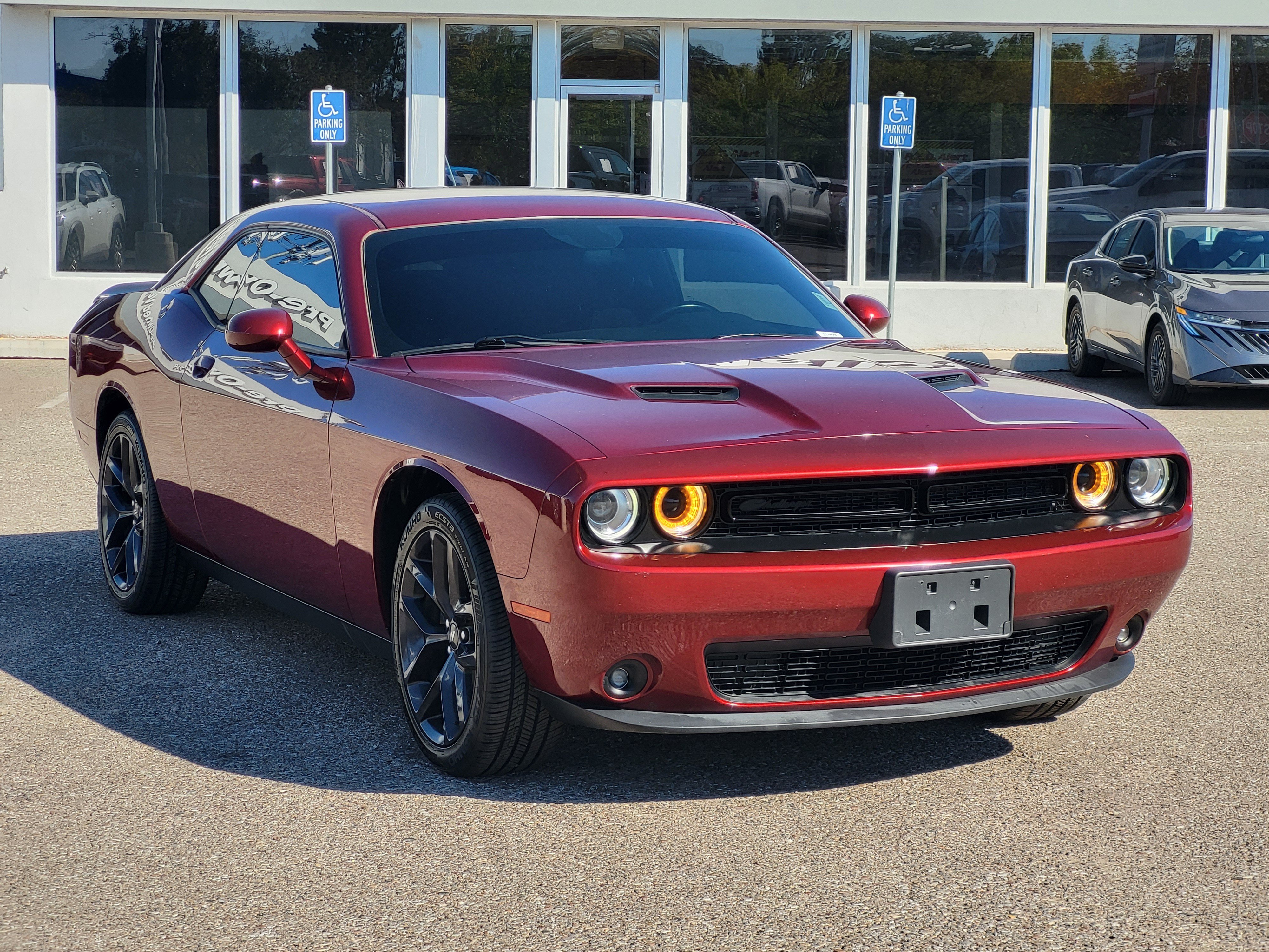 Used 2021 Dodge Challenger SXT RWD image 2