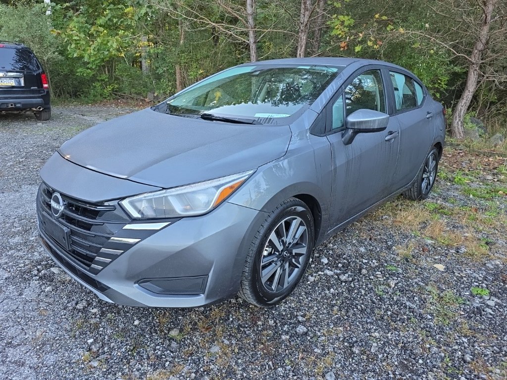Used 2024 Nissan Versa SV FWD image 3