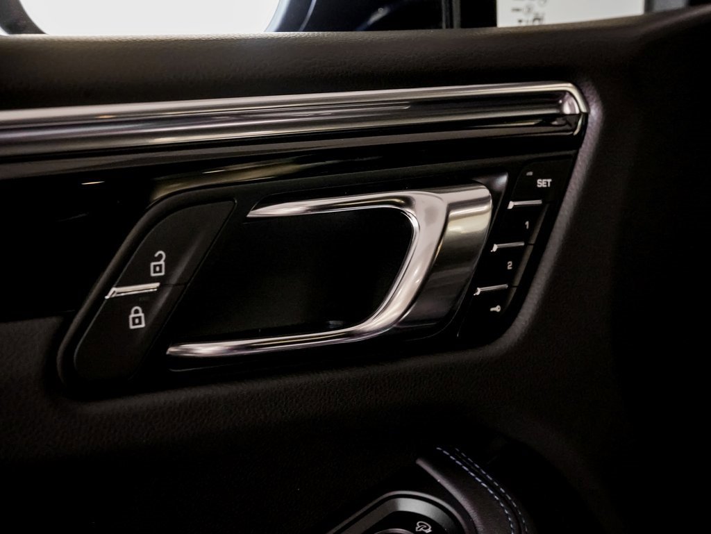 New 2026 Porsche Macan image 13