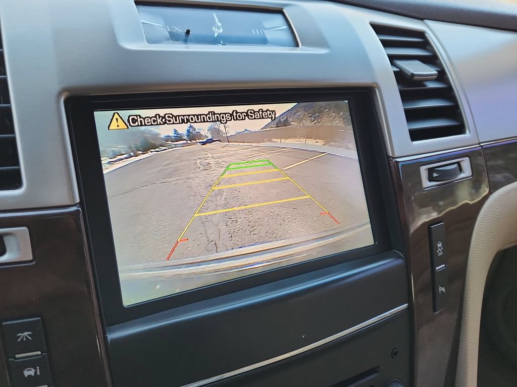 Used 2013 Cadillac Escalade Luxury AWD/4WD image 26