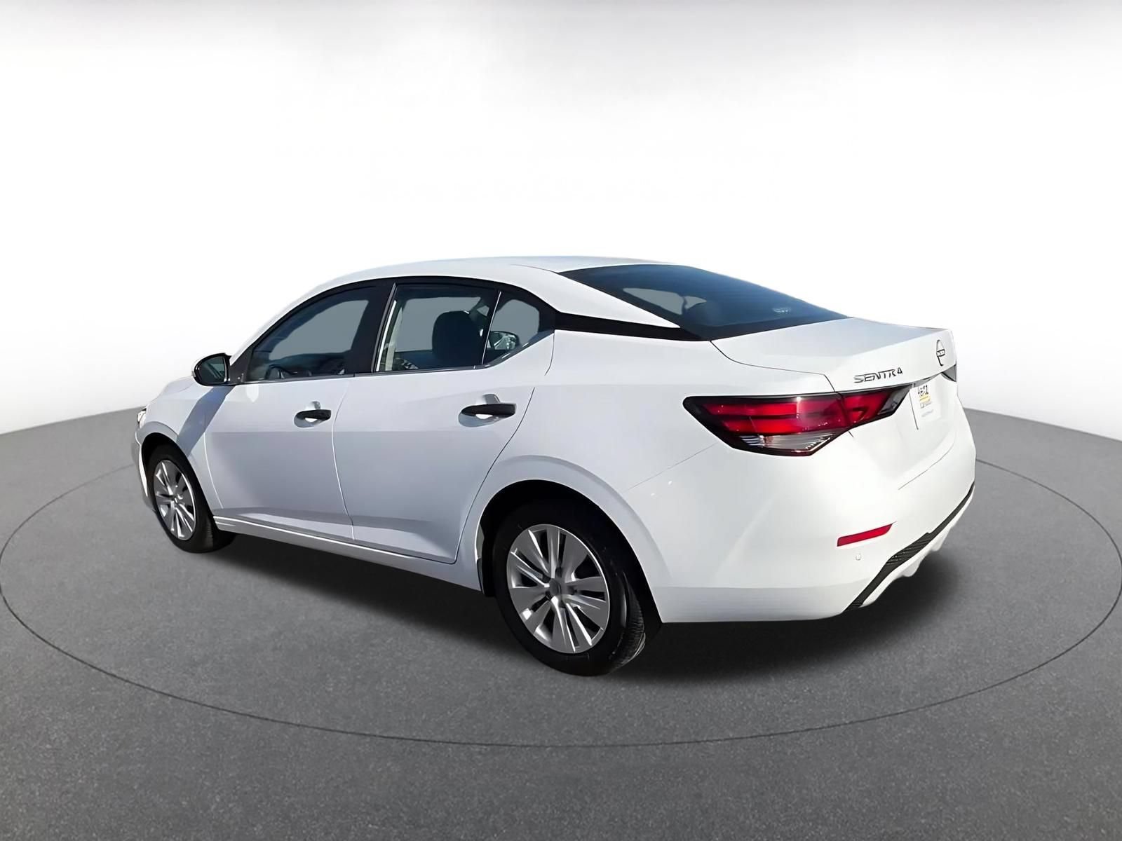 Used 2025 Nissan Sentra S FWD image 10