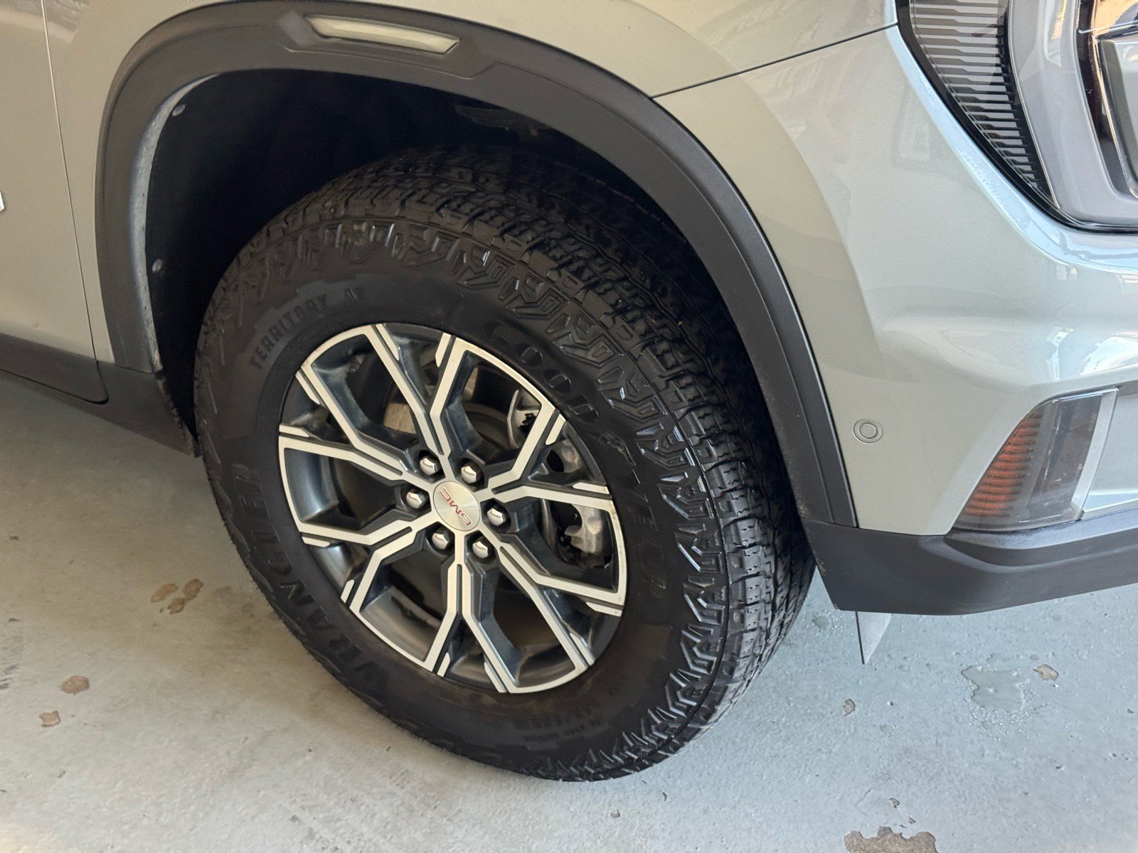 Used 2024 GMC Acadia AT4 w/ Super Cruise Package AWD/4WD image 4