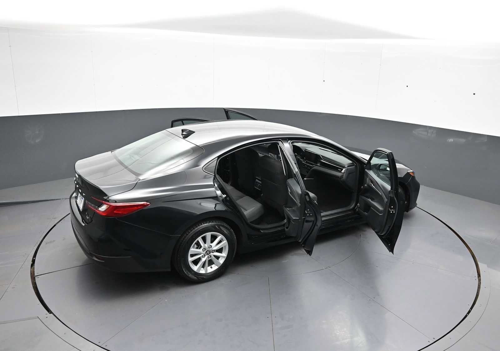 Used 2026 Toyota Camry LE FWD image 43