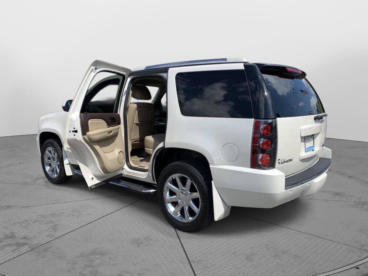 Used 2013 GMC Yukon Denali AWD/4WD image 36