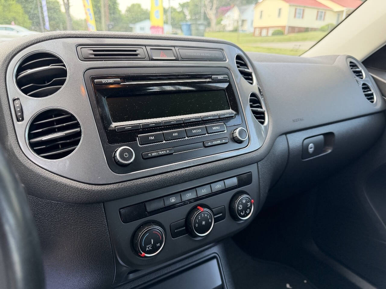 Used 2013 Volkswagen Tiguan S FWD image 12