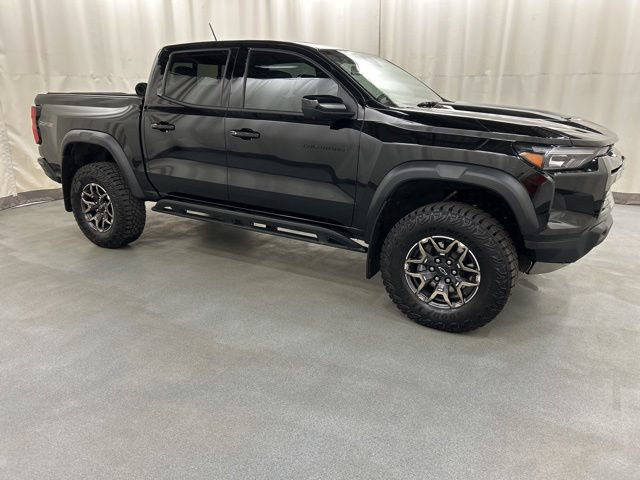 Used 2025 Chevrolet Colorado ZR2 w/ Technology Package AWD/4WD image 1