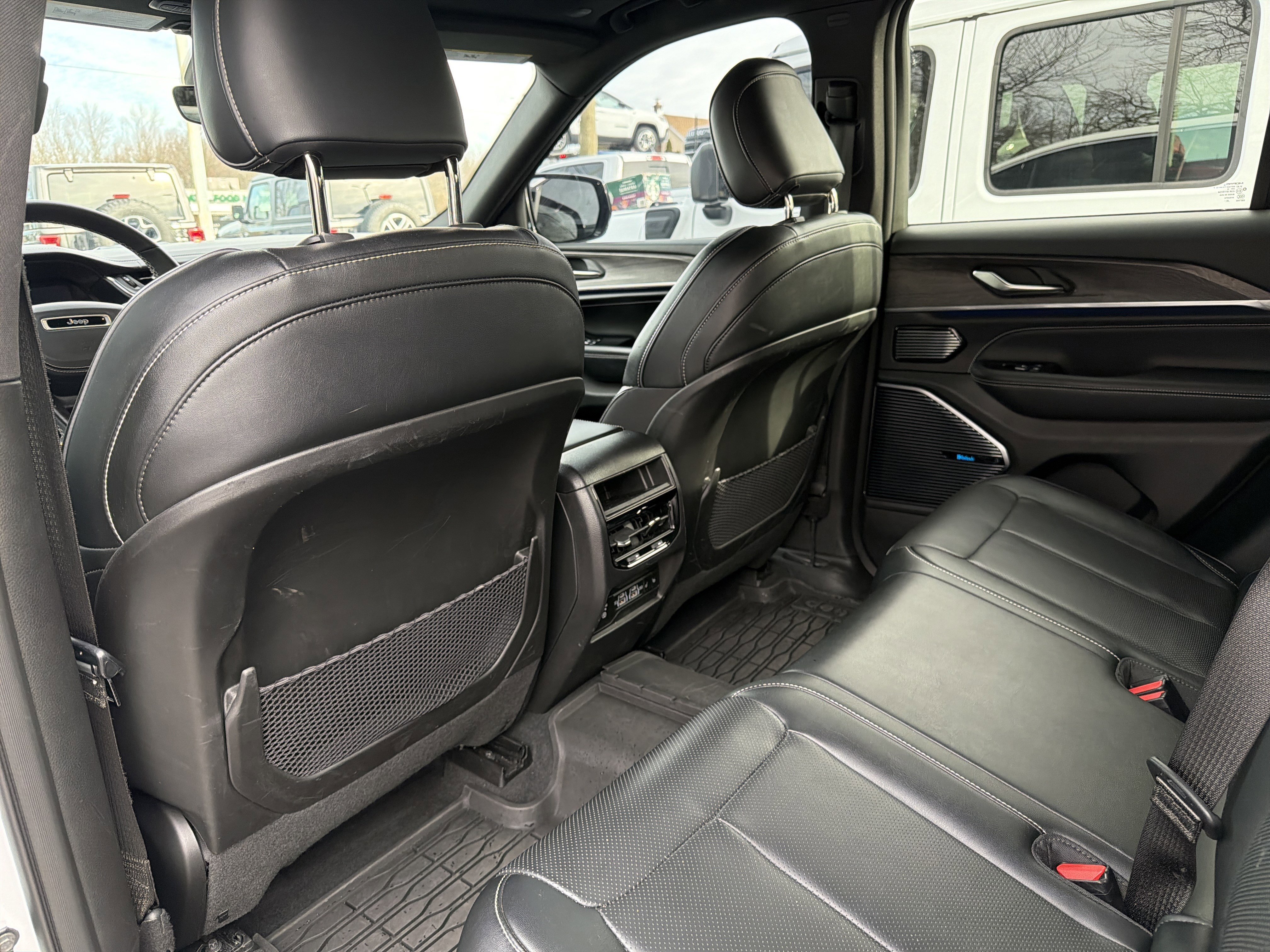 Certified 2022 Jeep Grand Cherokee Overland image 12