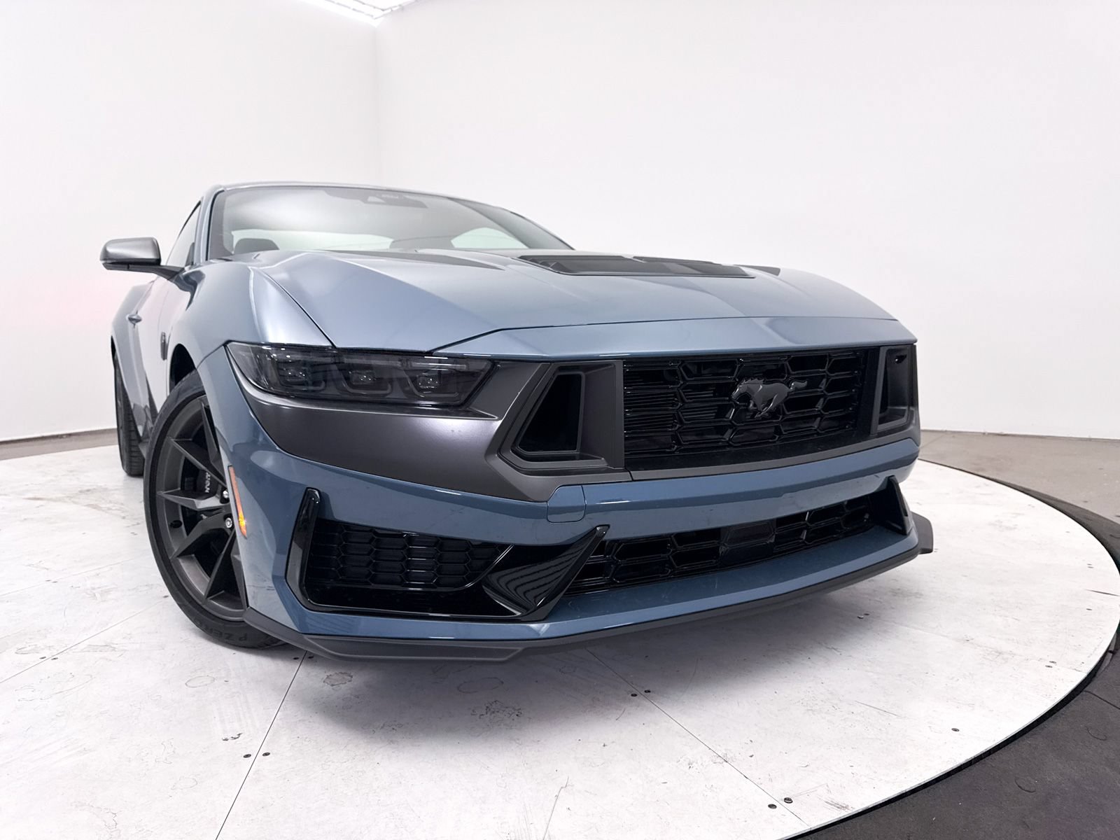 Used 2025 Ford Mustang Dark Horse RWD image 6