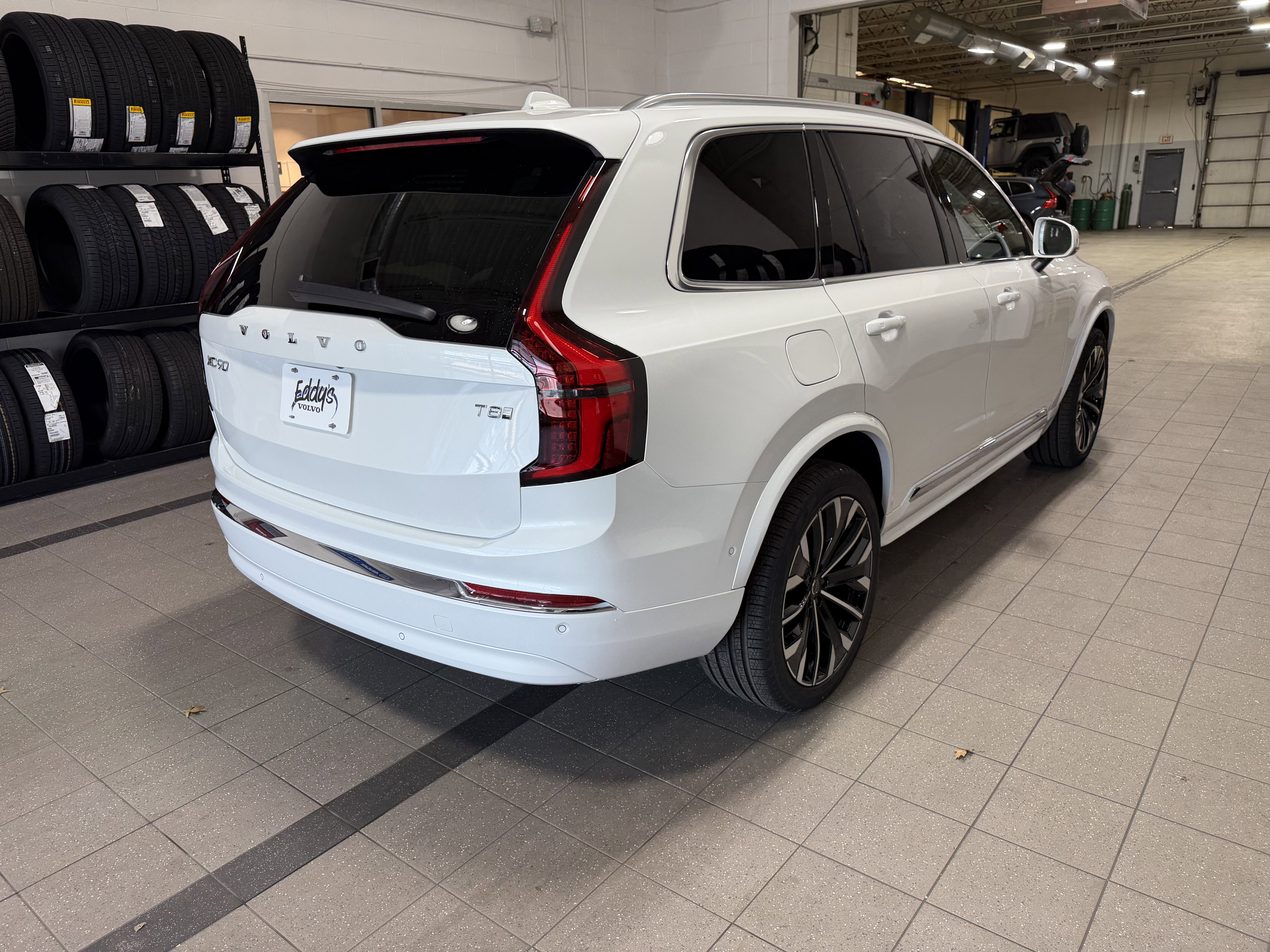 New 2026 Volvo XC90 T8 Plus w/ Protection Package AWD/4WD image 9