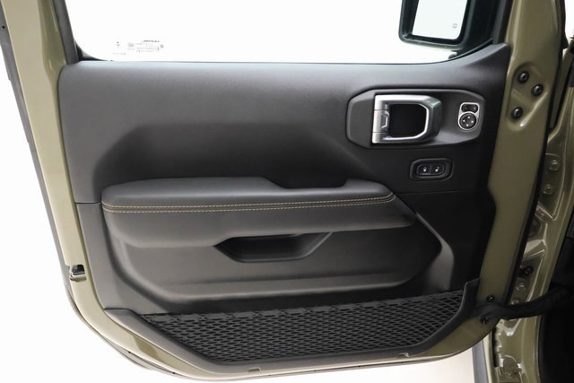 Used 2025 Jeep Wrangler Unlimited Sahara image 7