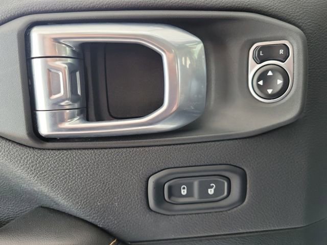 Used 2024 Jeep Wrangler Unlimited Sahara image 18