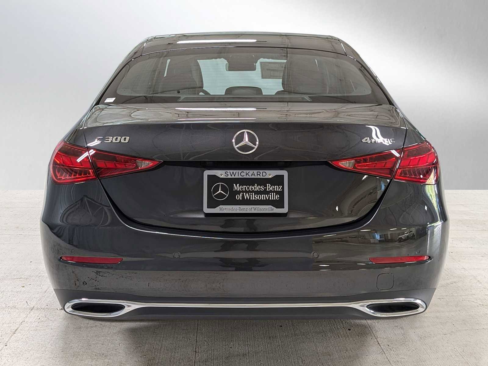 Used 2025 Mercedes-Benz C 300 4MATIC Sedan image 4