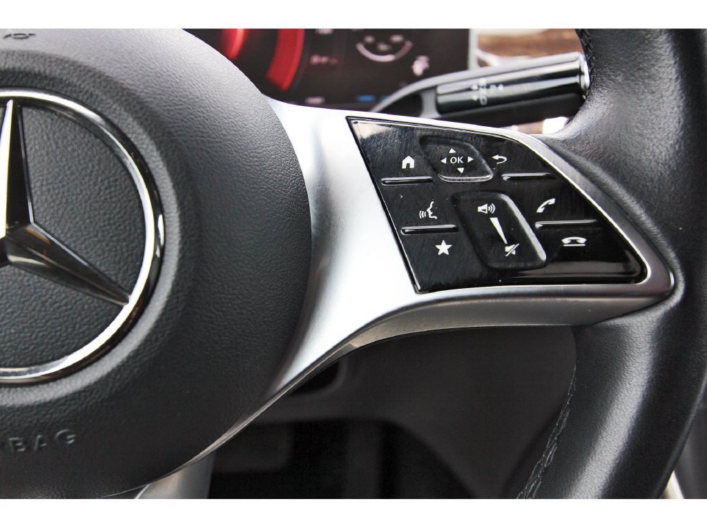 Used 2024 Mercedes-Benz GLC 300 4MATIC image 21
