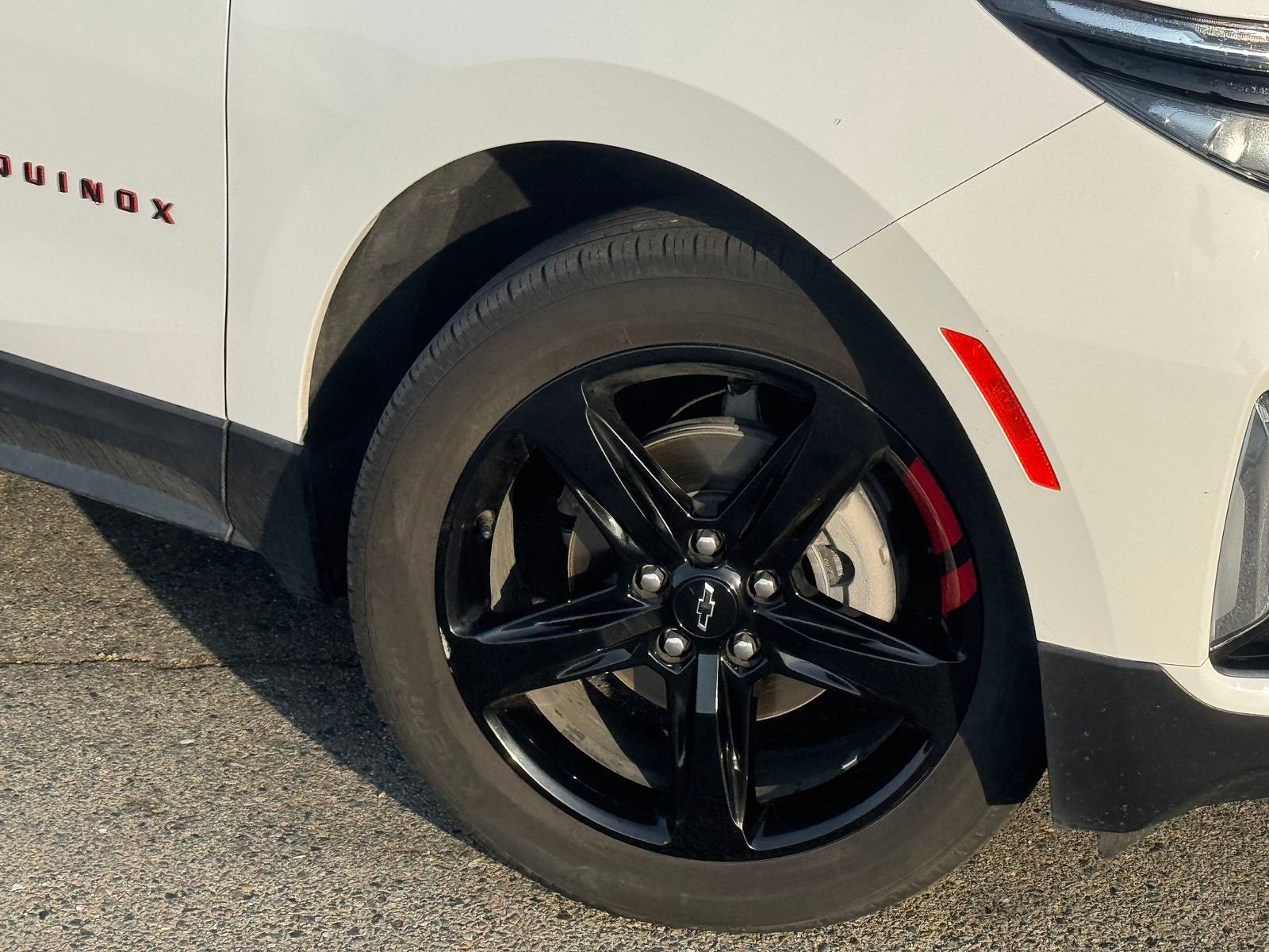 Used 2024 Chevrolet Equinox Premier w/ Redline Edition image 3