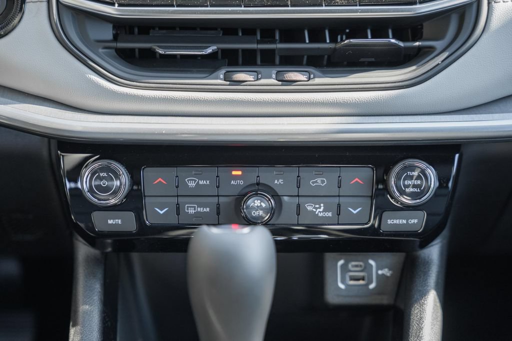 New 2026 Jeep Compass Limited AWD/4WD image 22