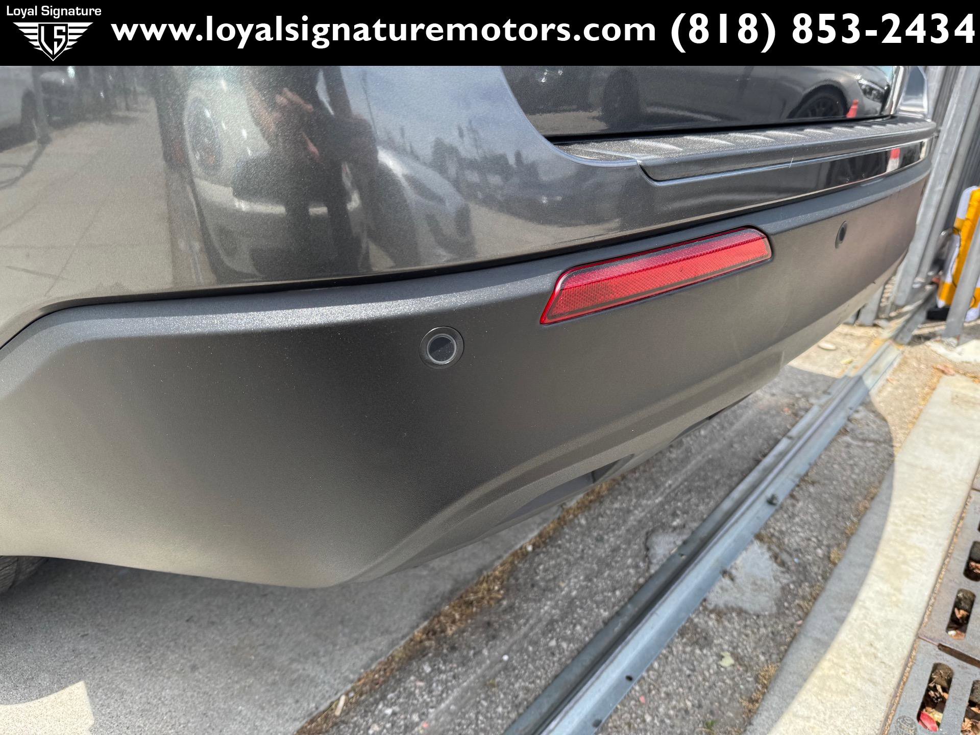 Used 2020 Ford Explorer XLT image 11