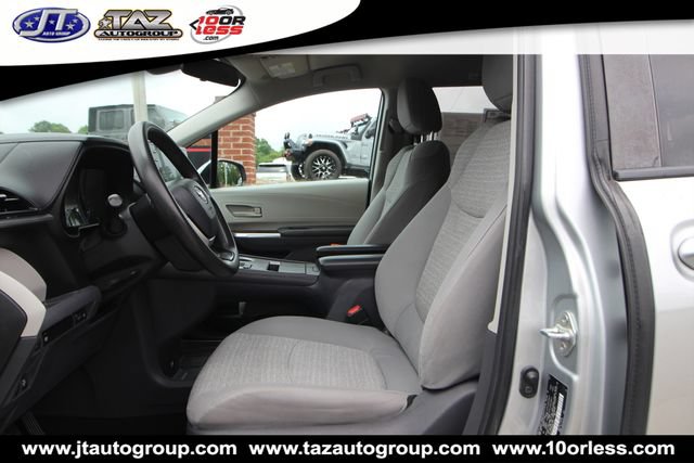 Used 2021 Toyota Sienna LE FWD image 10