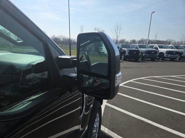 Used 2022 Ford F350 XLT w/ XLT Premium Package image 6