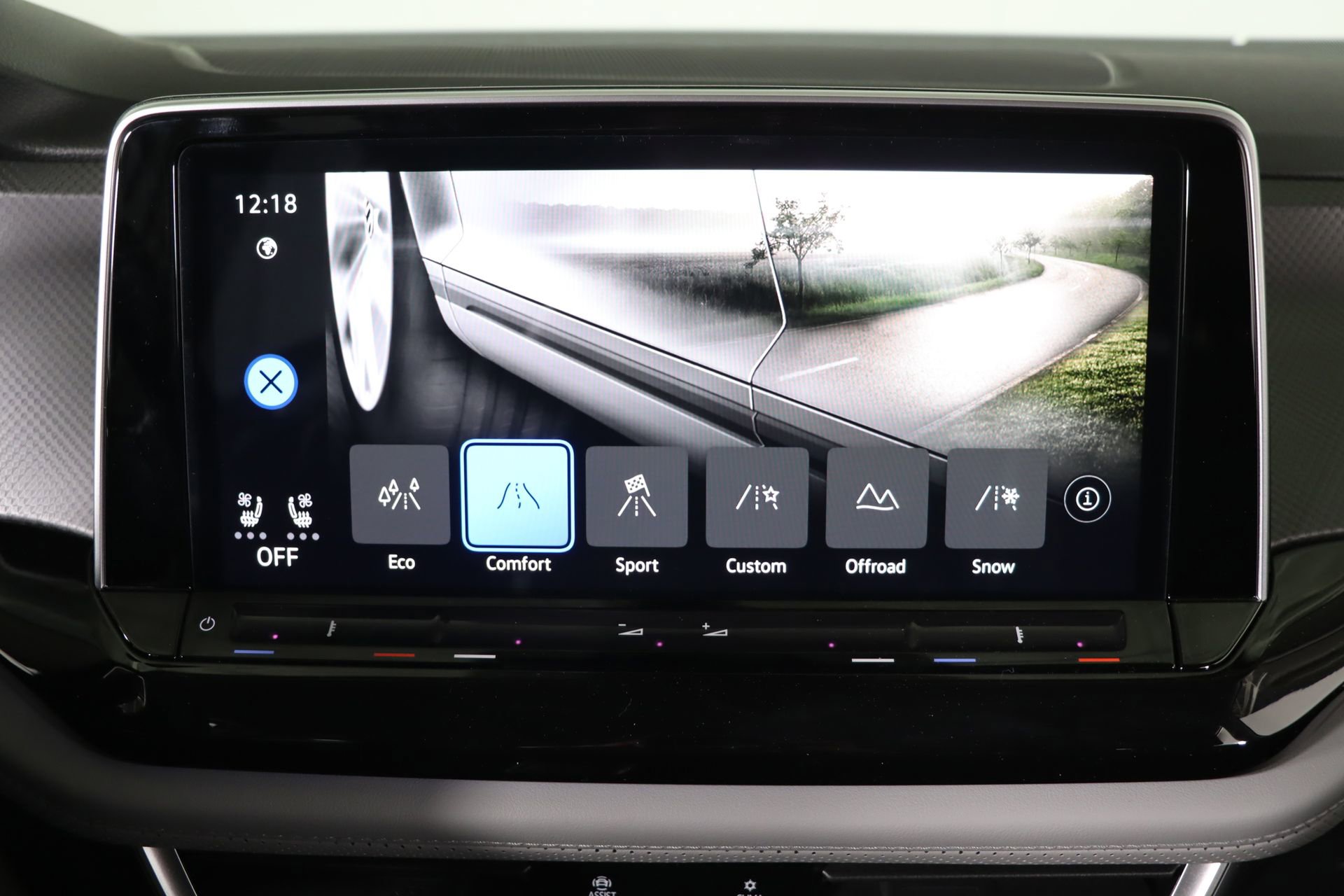 Used 2025 Volkswagen Atlas Peak Edition SE image 11