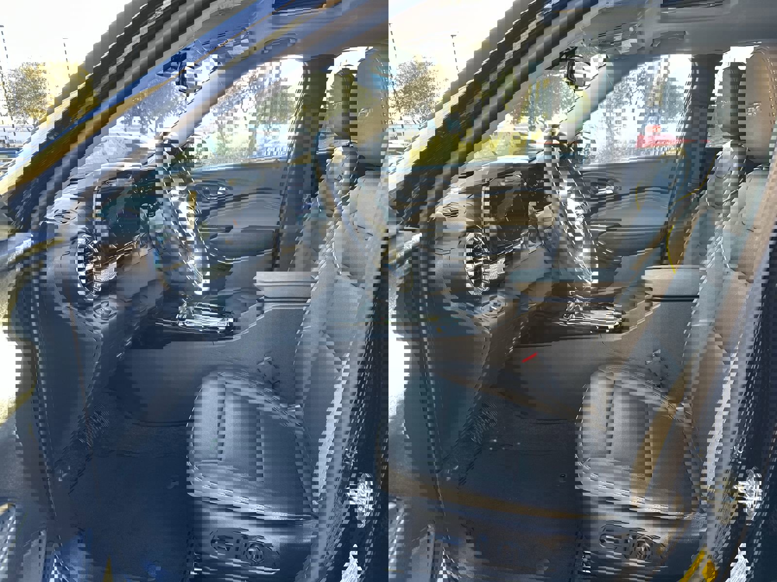 Certified 2025 Chevrolet Trax ACTIV w/ Sunroof Package image 16