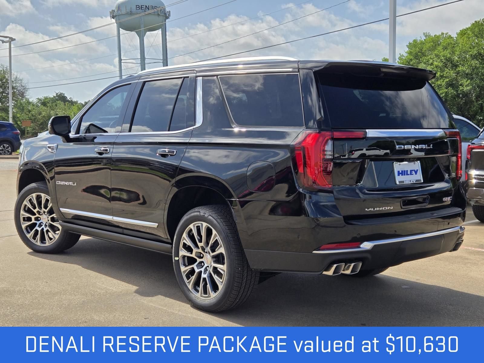 New 2026 GMC Yukon Denali w/ Denali Reserve Package AWD/4WD image 3
