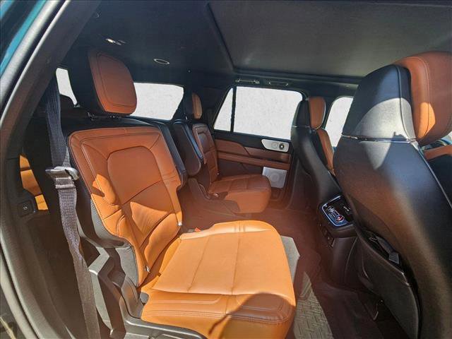 Used 2021 Lincoln Navigator Reserve w/ Luxury Package image 16