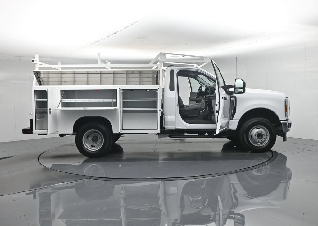 New 2026 Ford F350 XL w/ XL Chrome Package AWD/4WD image 4