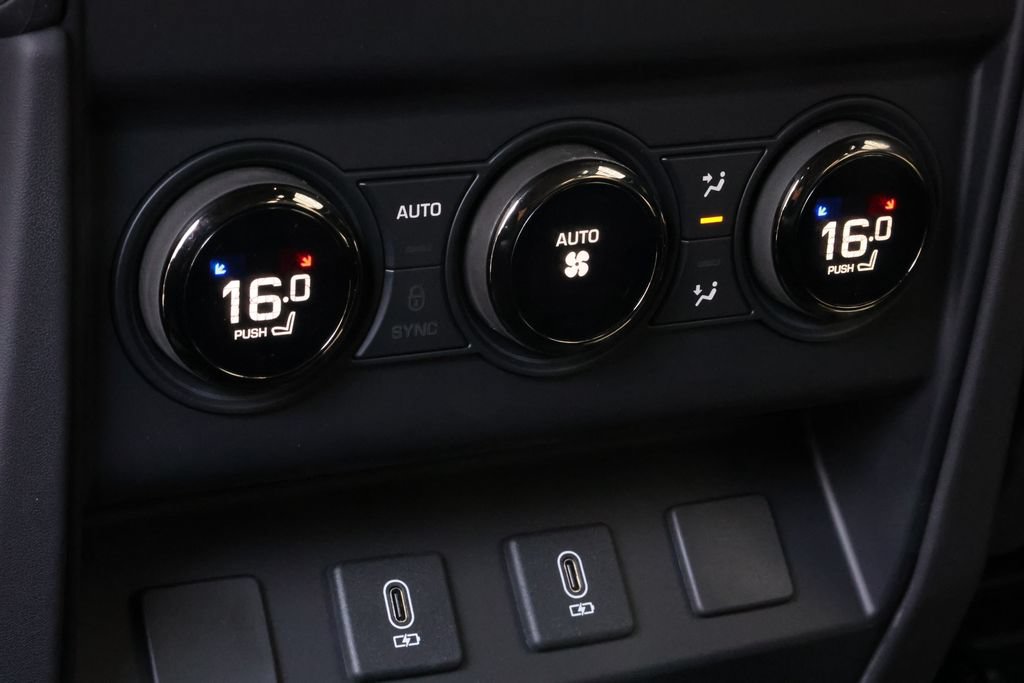 New 2026 Land Rover Defender 110 OCTA AWD/4WD image 41