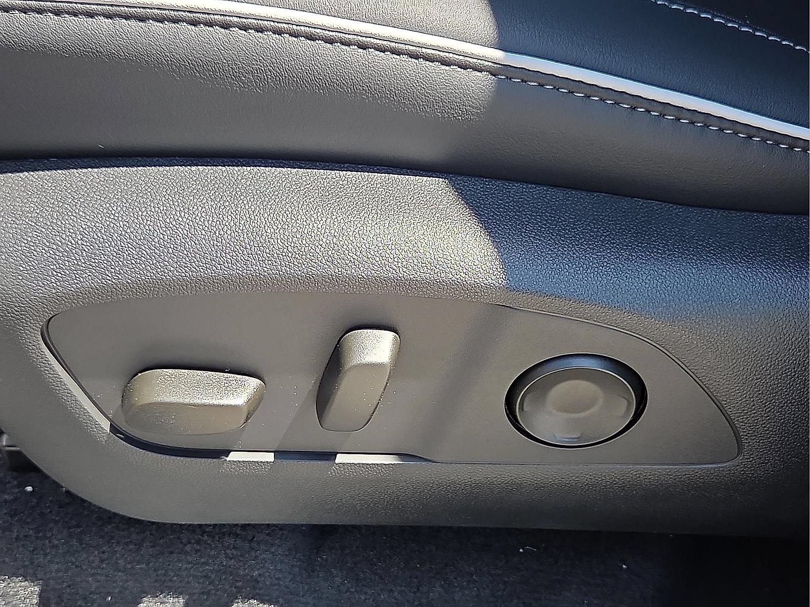 New 2026 Buick Enclave Sport Touring w/ Power Package FWD image 16