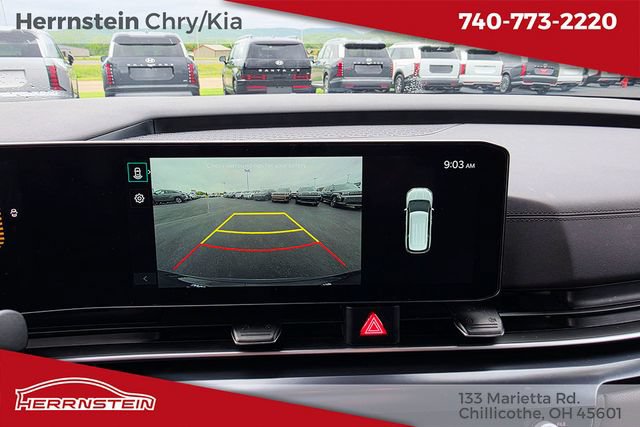 Used 2025 Kia Carnival FWD image 19