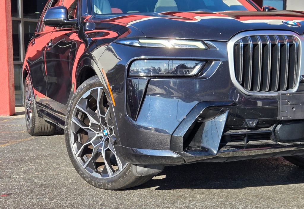 Used 2023 BMW X7 xDrive40i w/ M Sport Package AWD/4WD image 10