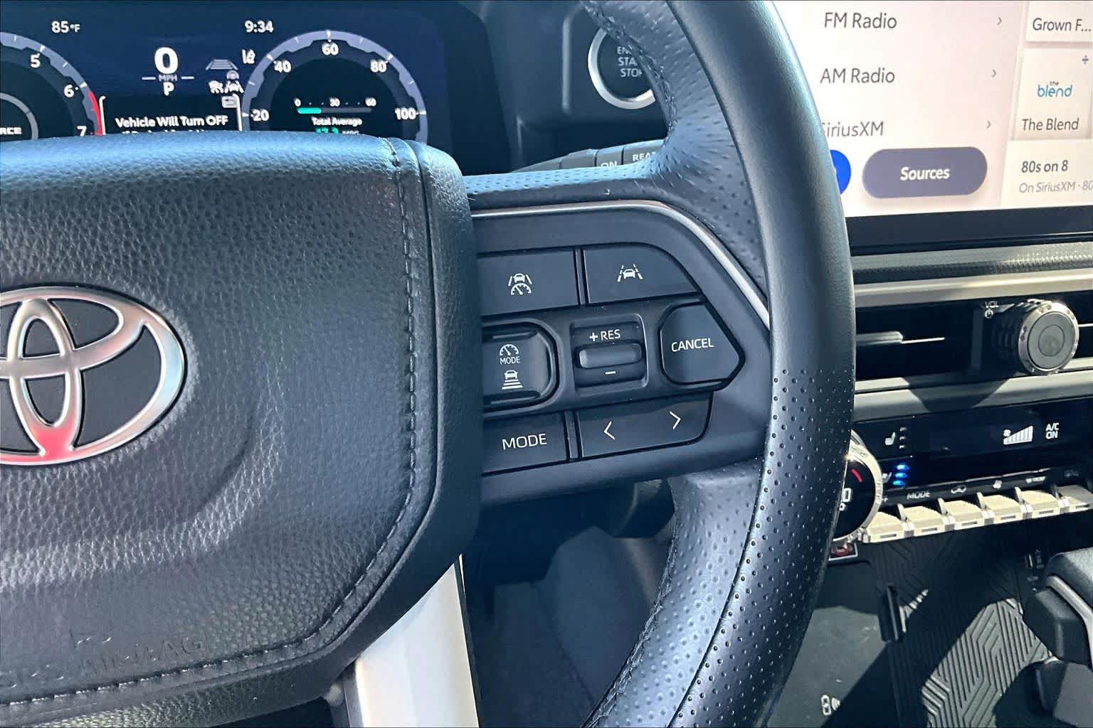 Used 2025 Toyota 4Runner Limited AWD/4WD image 24