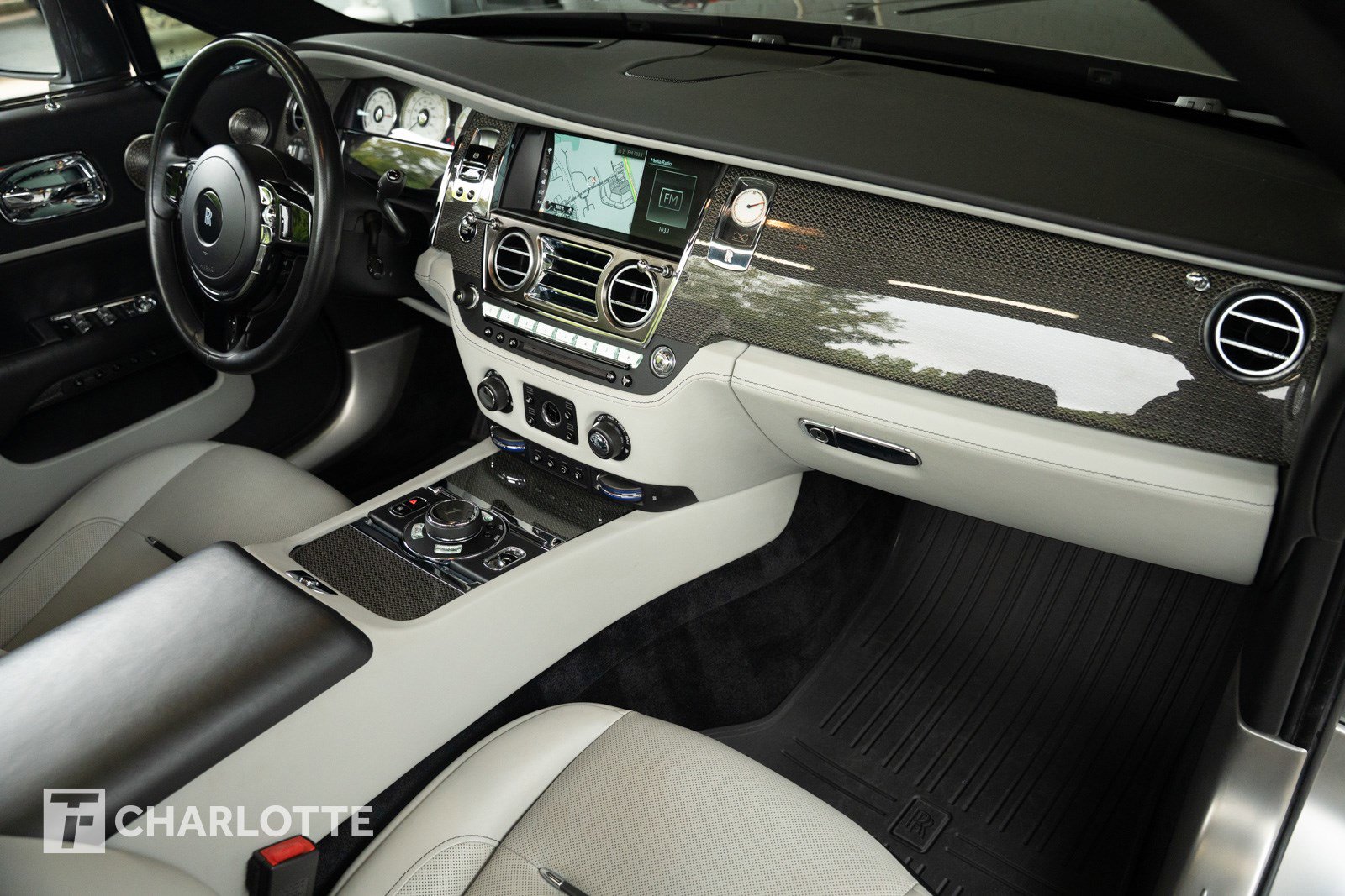 Used 2019 Rolls-Royce Dawn image 33