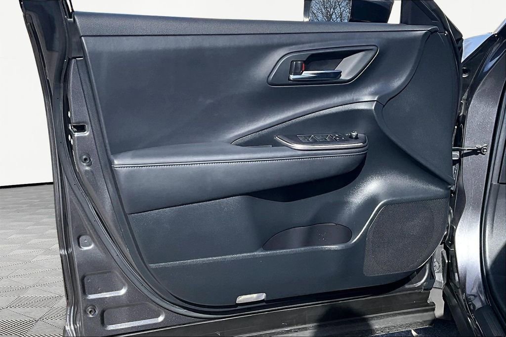 Used 2023 Toyota Crown XLE image 23