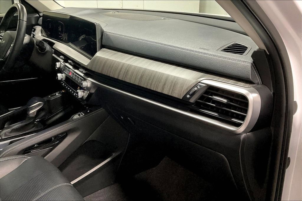 Used 2024 Kia Telluride EX image 19