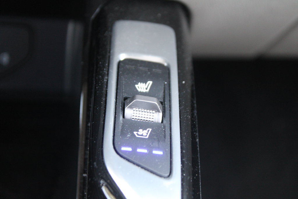 Certified 2024 Kia Sorento SX FWD image 45