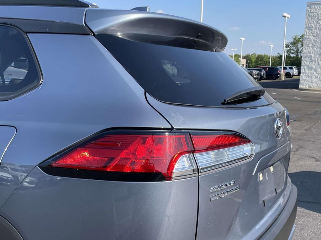 Used 2024 Toyota Corolla Cross LE FWD image 11