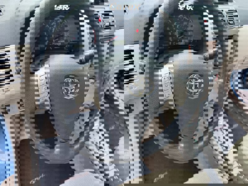 Used 2013 Toyota Corolla LE image 20