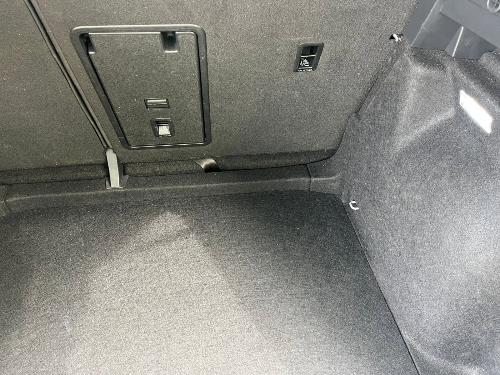 Used 2025 Volkswagen Taos SE image 32