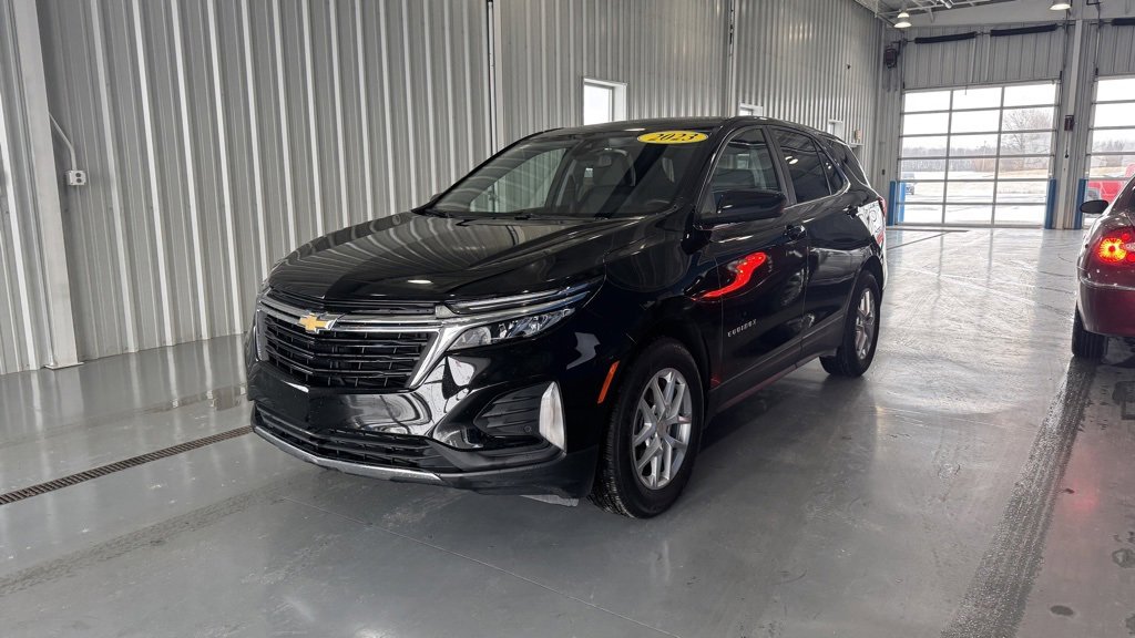 Used 2023 Chevrolet Equinox LT image 3