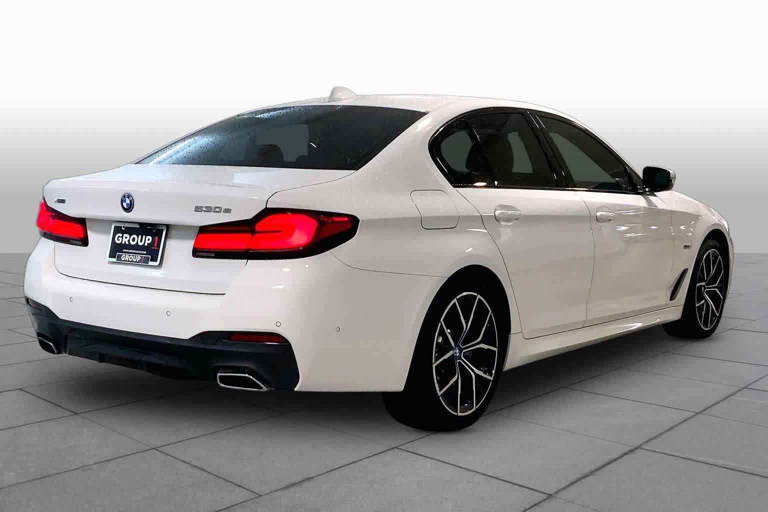 Certified 2023 BMW 530e xDrive w/ Premium Package image 12