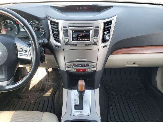 Used 2013 Subaru Outback 2.5i Limited w/ Moonroof Pkg AWD/4WD image 15