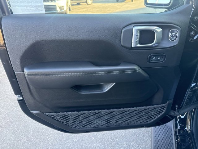 Certified 2022 Jeep Wrangler Unlimited Sahara w/ Cold Weather Group image 11