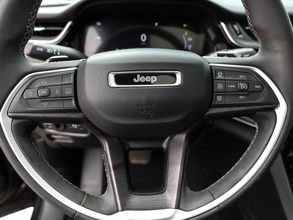 Used 2023 Jeep Grand Cherokee 4WD 4xe image 14